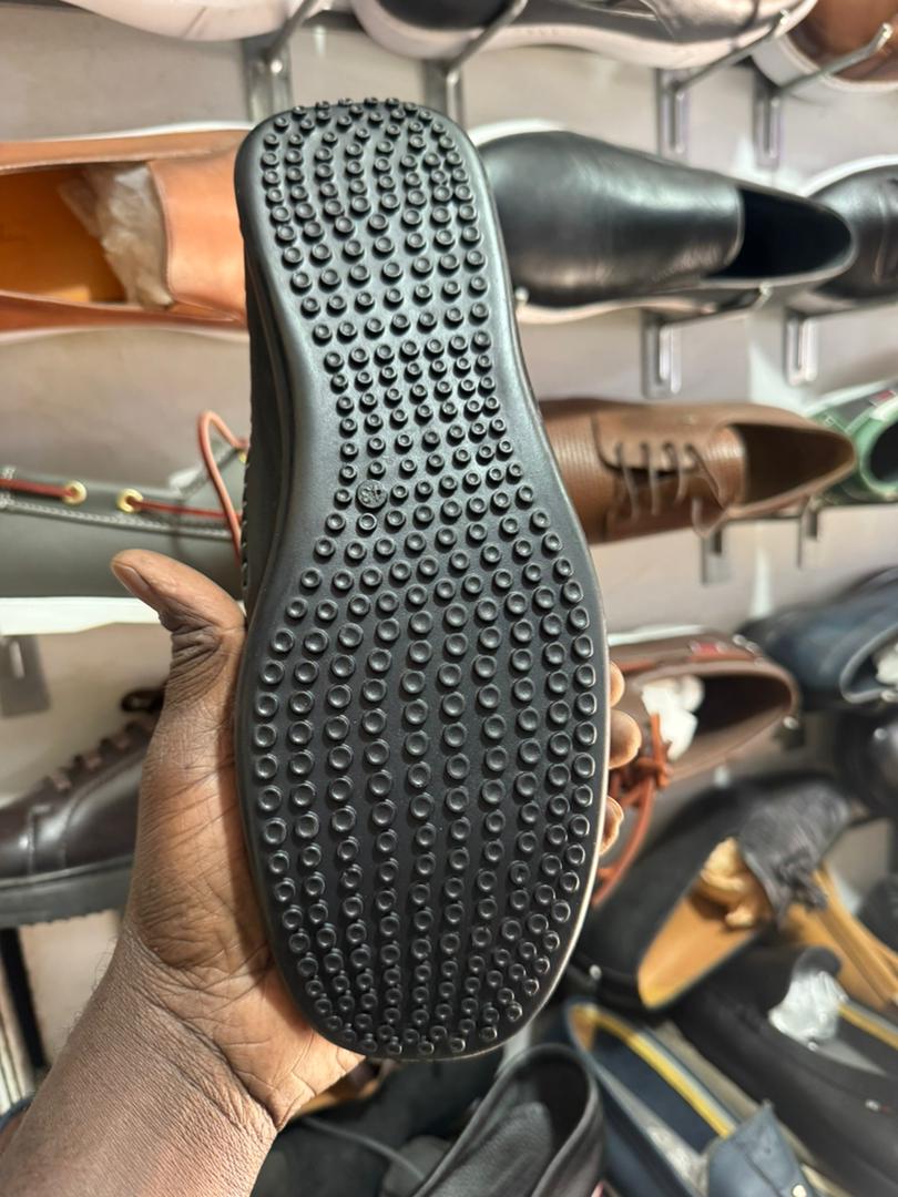 Mocassins AIKI en Cuir Véritable – Élégance "Cousu Main"